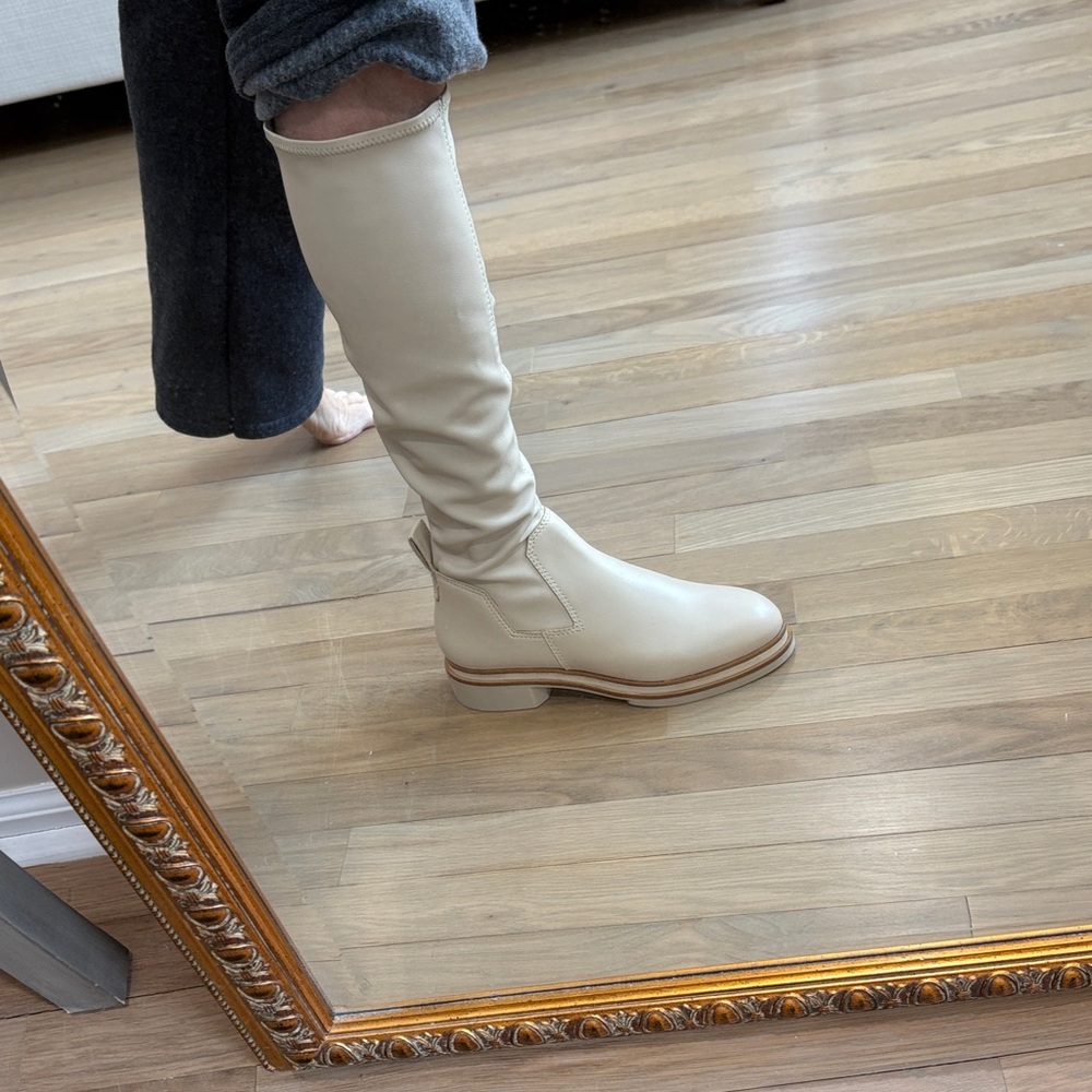 NEW!!!!! Louise et Cie BEAUTIFUL Leather cream color Boots!!!